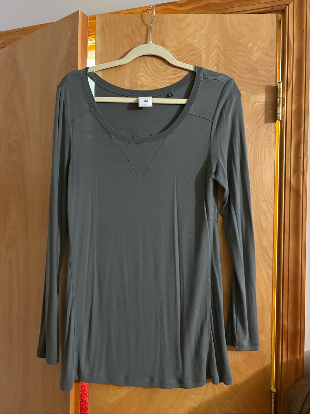 CAbi Long Sleeve Scoop Neck Top in Charcoal